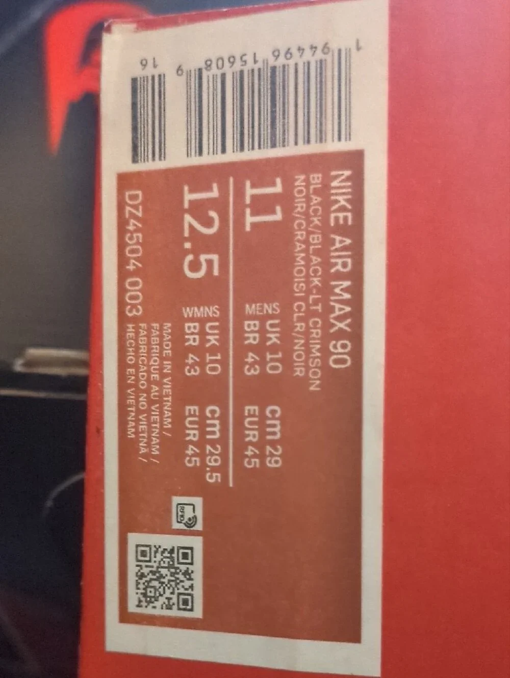 Nike Air Max Men's Black Low-Top Sneakers Size 11 New In Box.